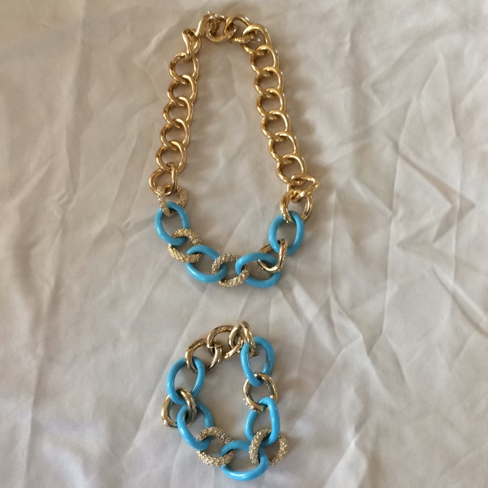 Necklace and bracelet set